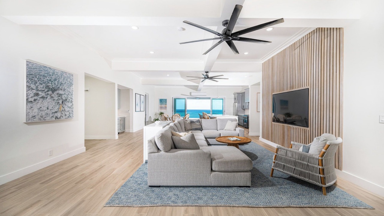 Photo of Livingroom in Tropaco Point