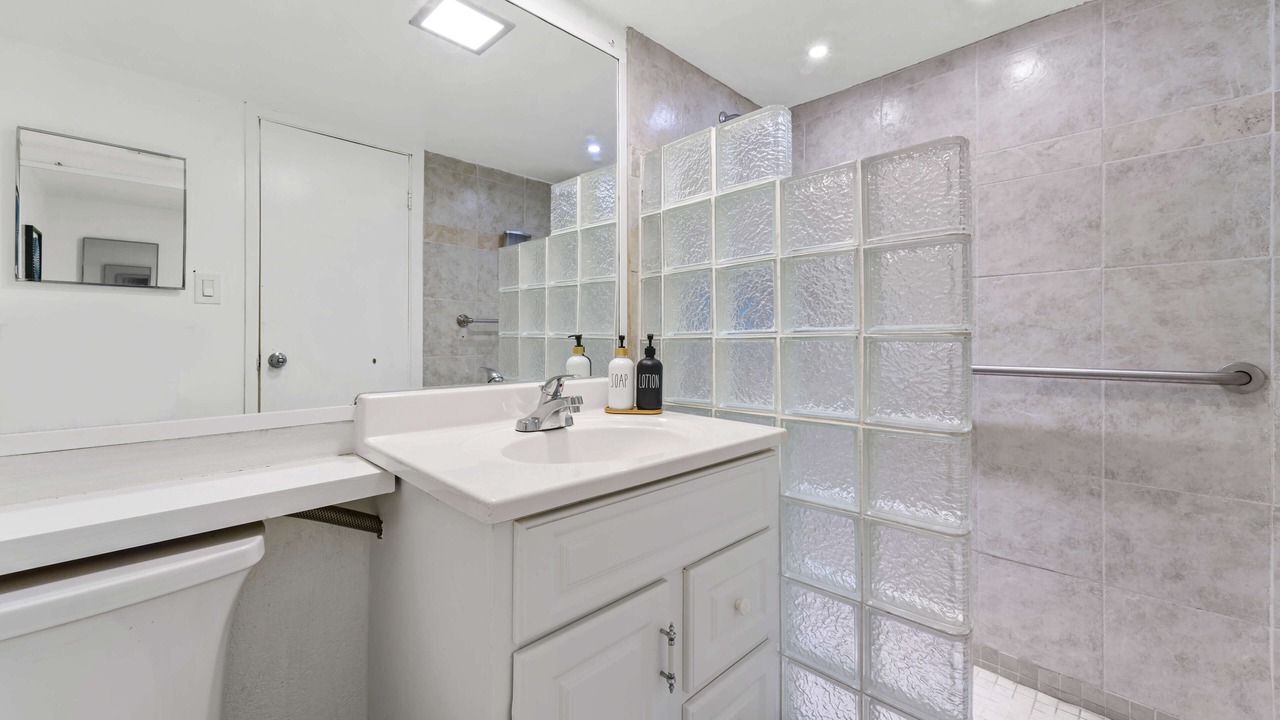 Photo of Bathroom in Bolongo Bay
