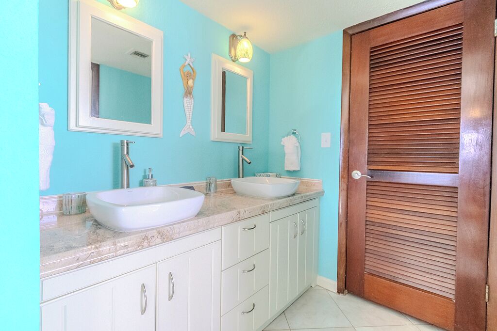 Photo of Bathroom in Bolongo Bay