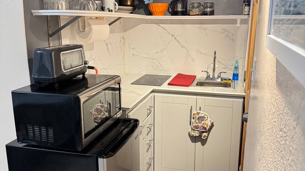 Photo of Kitchen in Estate Lower John Dunko