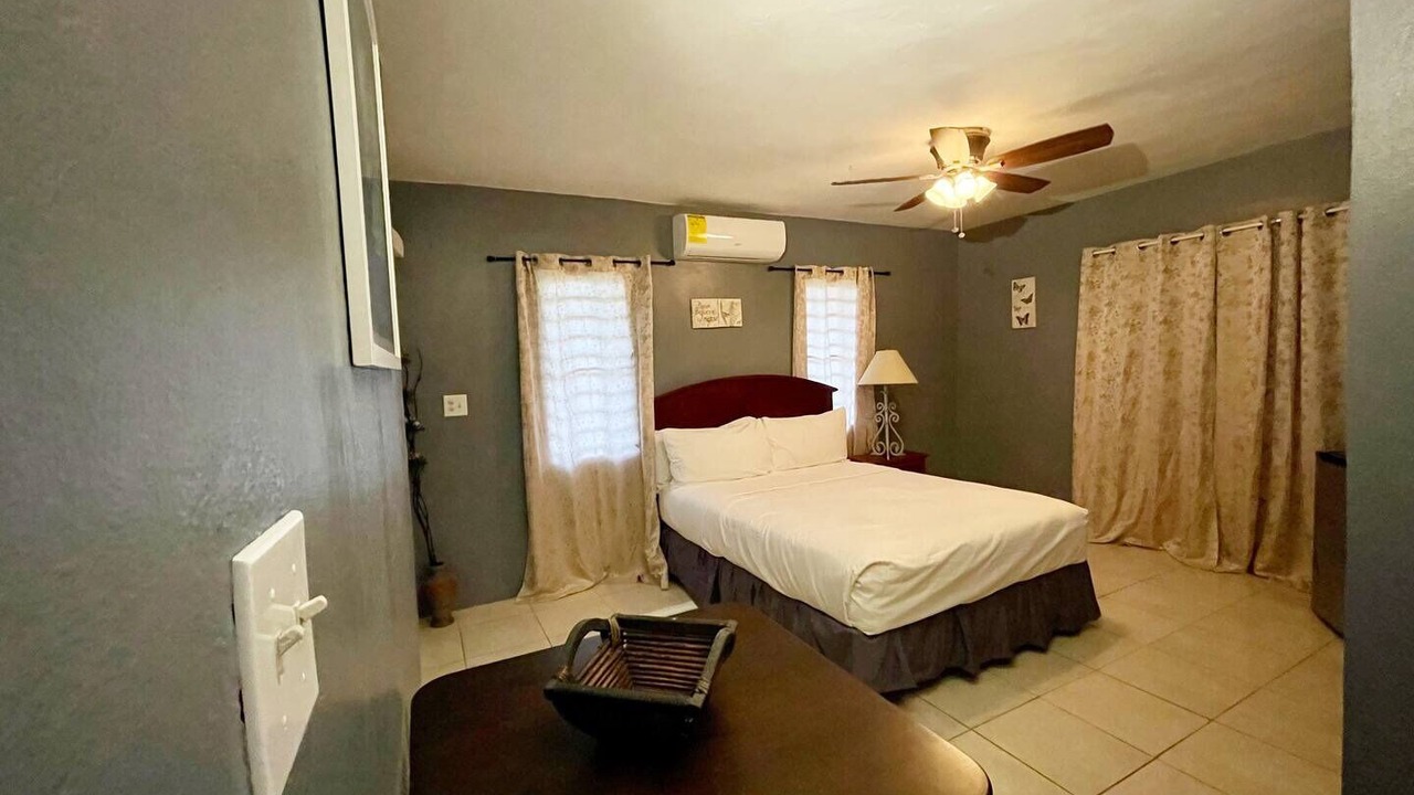 Photo of Bedroom in Estate Lower John Dunko