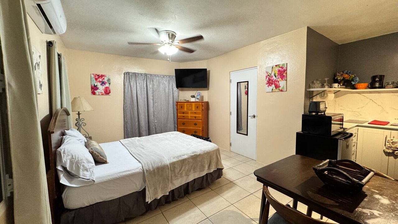 Photo of Bedroom in Estate Lower John Dunko