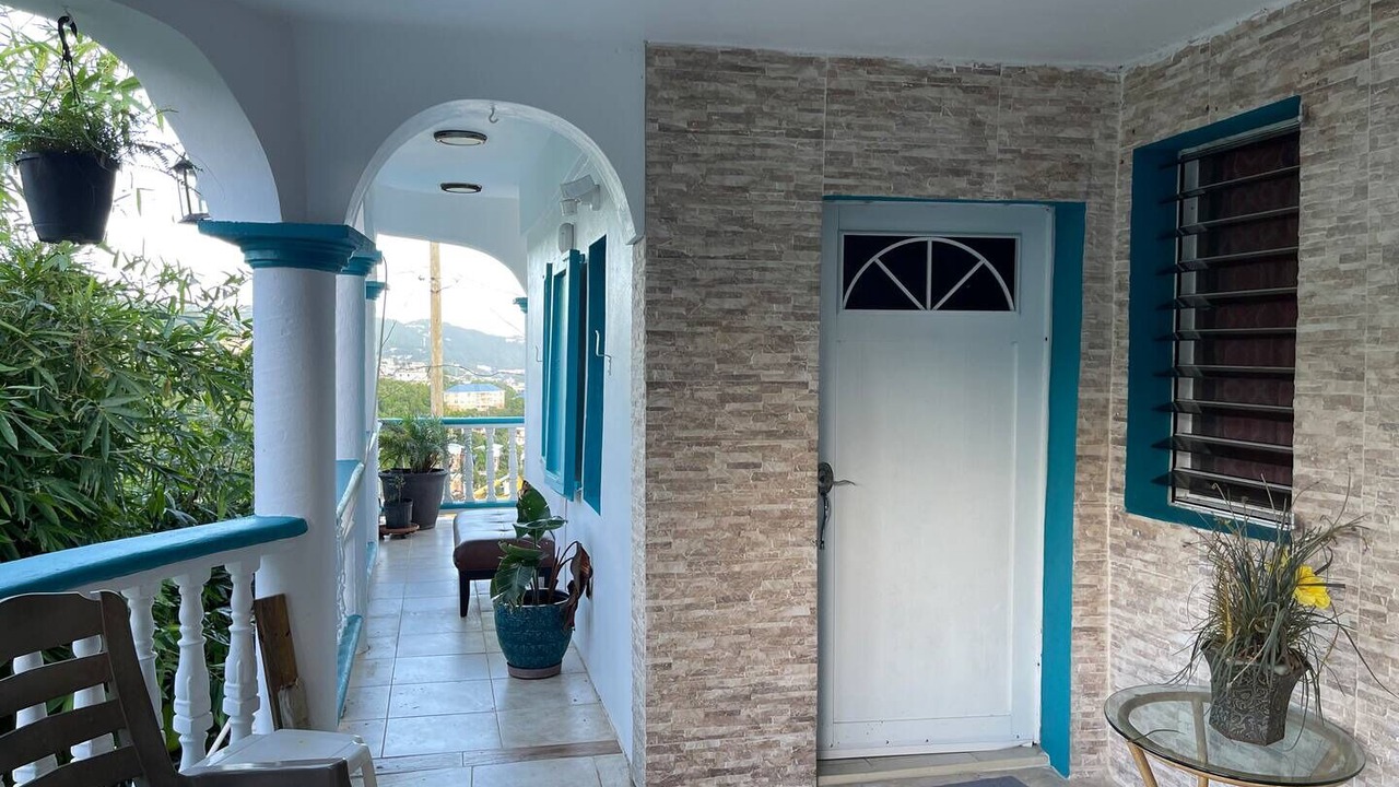 Photo of Patio Balcony in Estate Lower John Dunko