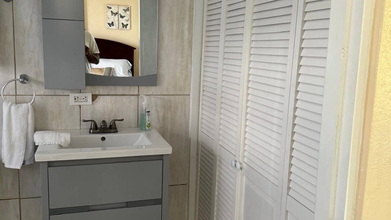 Photo of Bathroom in Estate Lower John Dunko