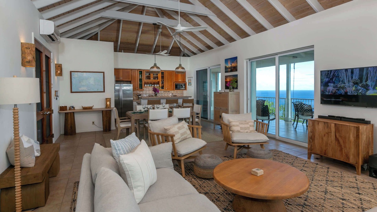 Photo of Livingroom in Point Rendezvous