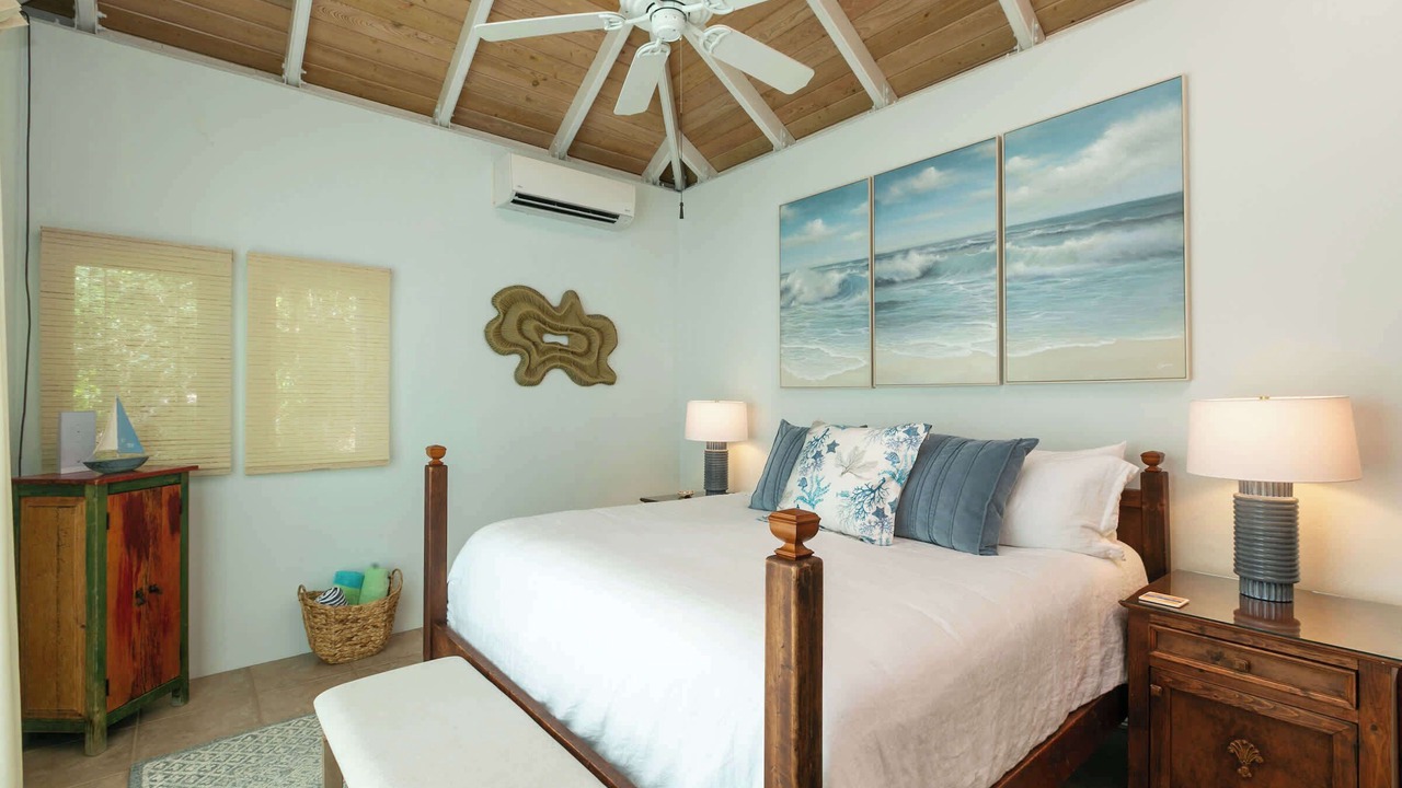 Photo of Bedroom in Point Rendezvous