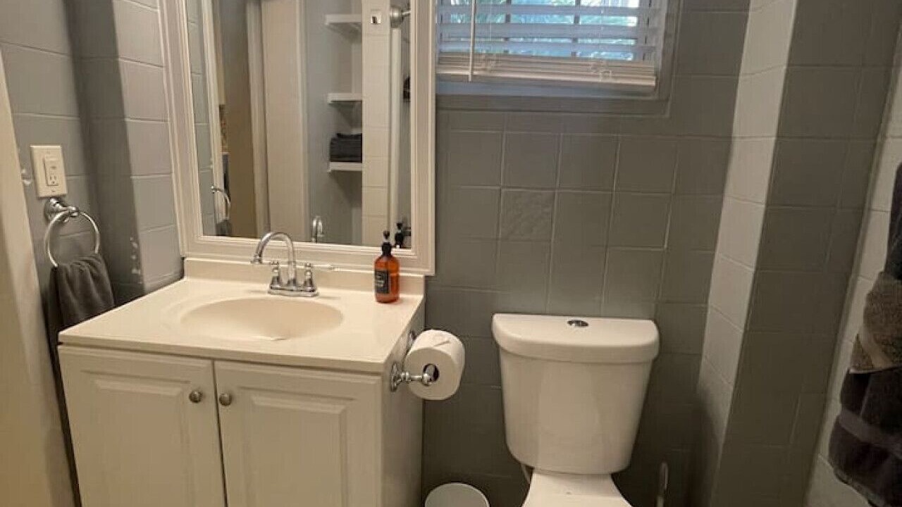 Photo of Bathroom in Estate East Street