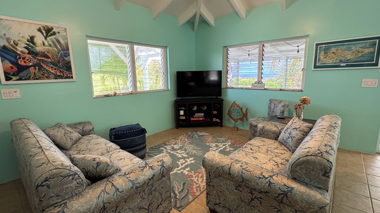 Photo of Livingroom in Estate Union and Mount Washington