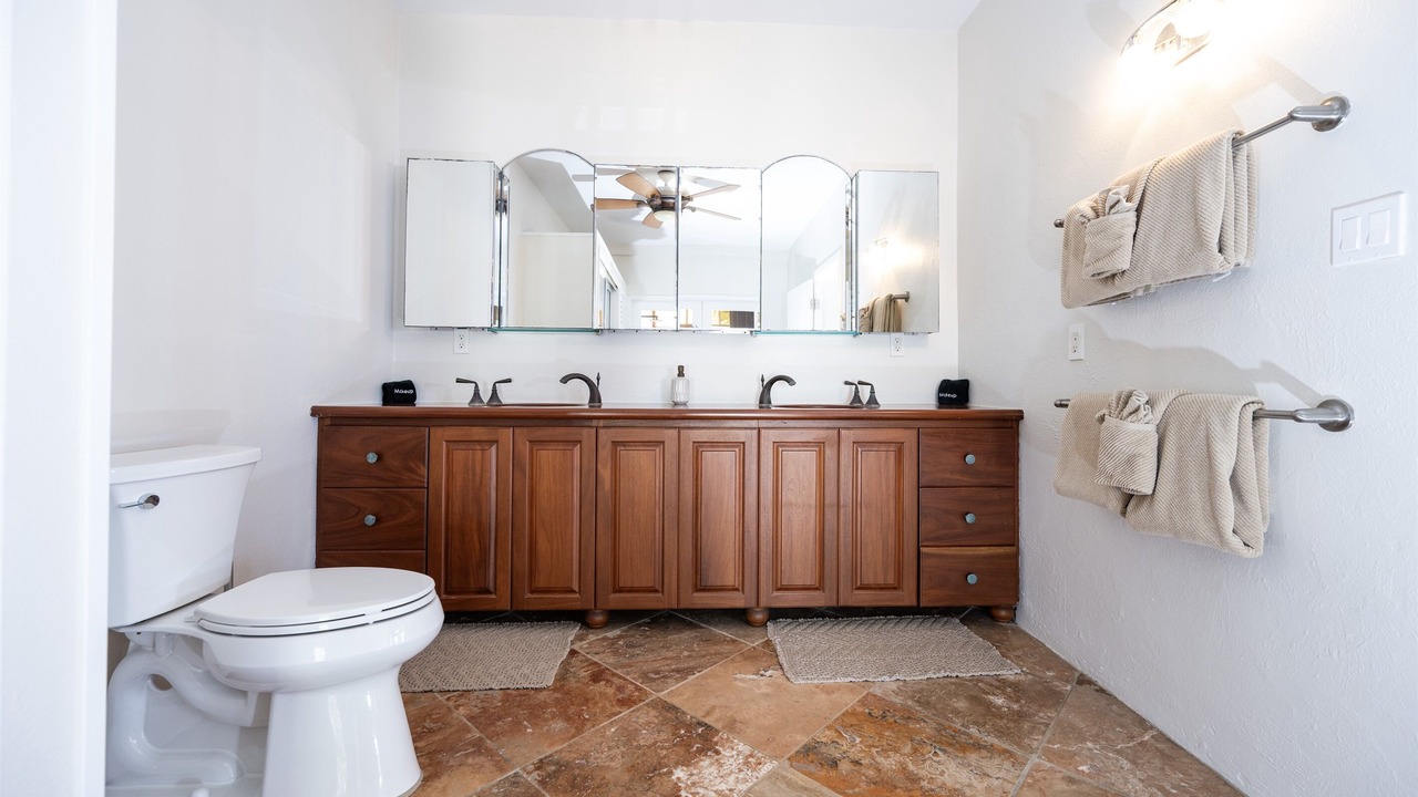 Photo of Bathroom in Tropaco Point
