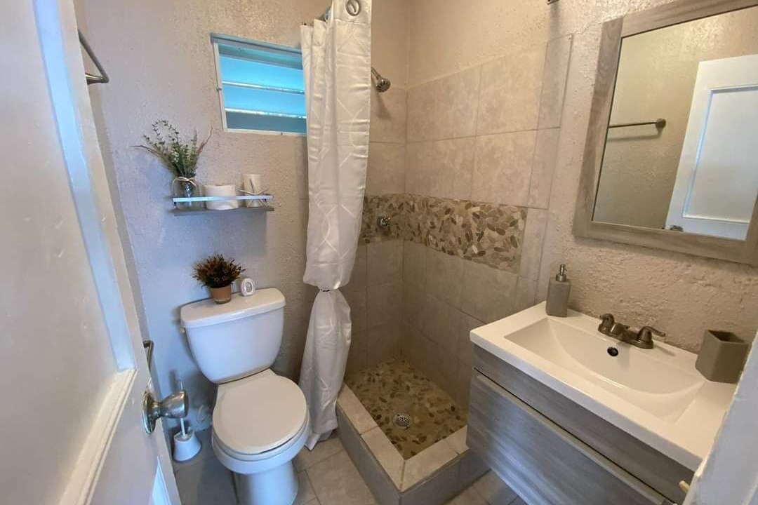 Photo of Bathroom in Estate Queens Quarter