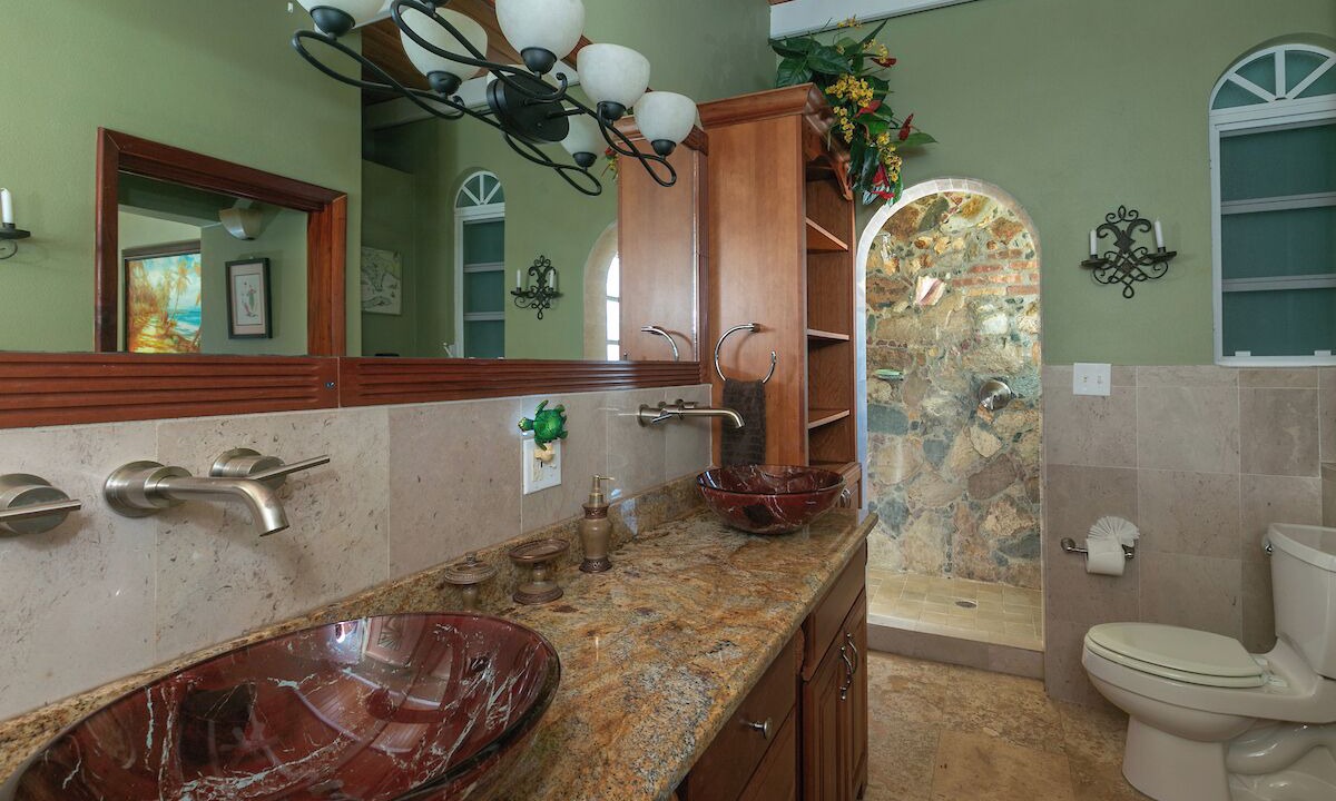 Photo of Bathroom in Hart Bay