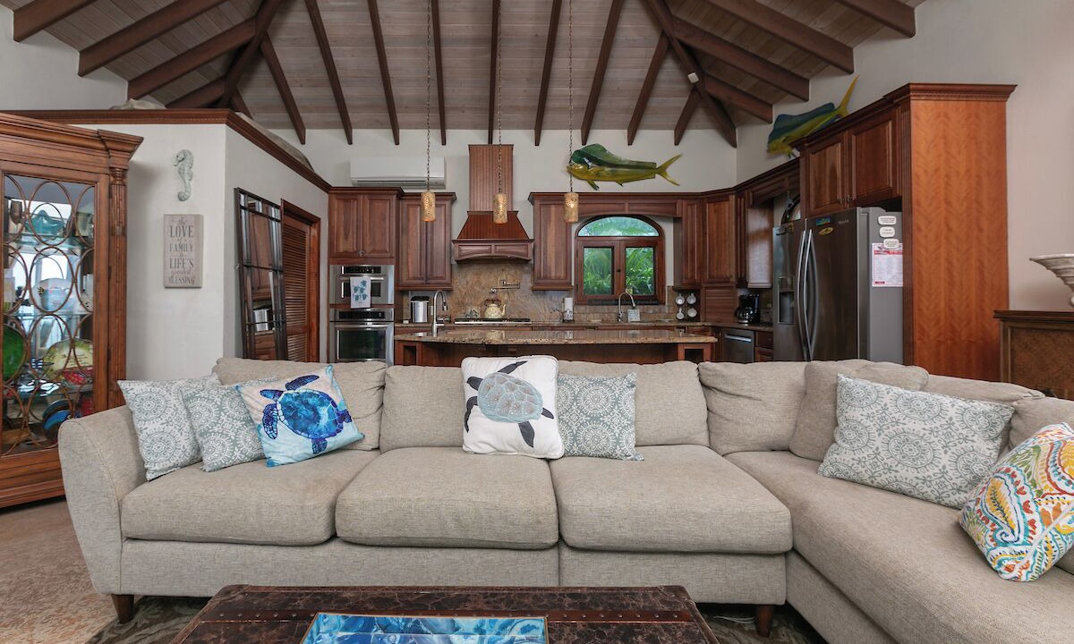 Photo of Livingroom in Hart Bay