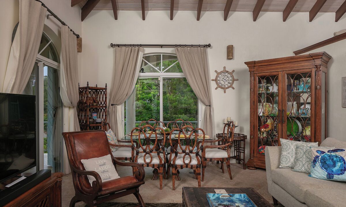 Photo of Livingroom in Hart Bay