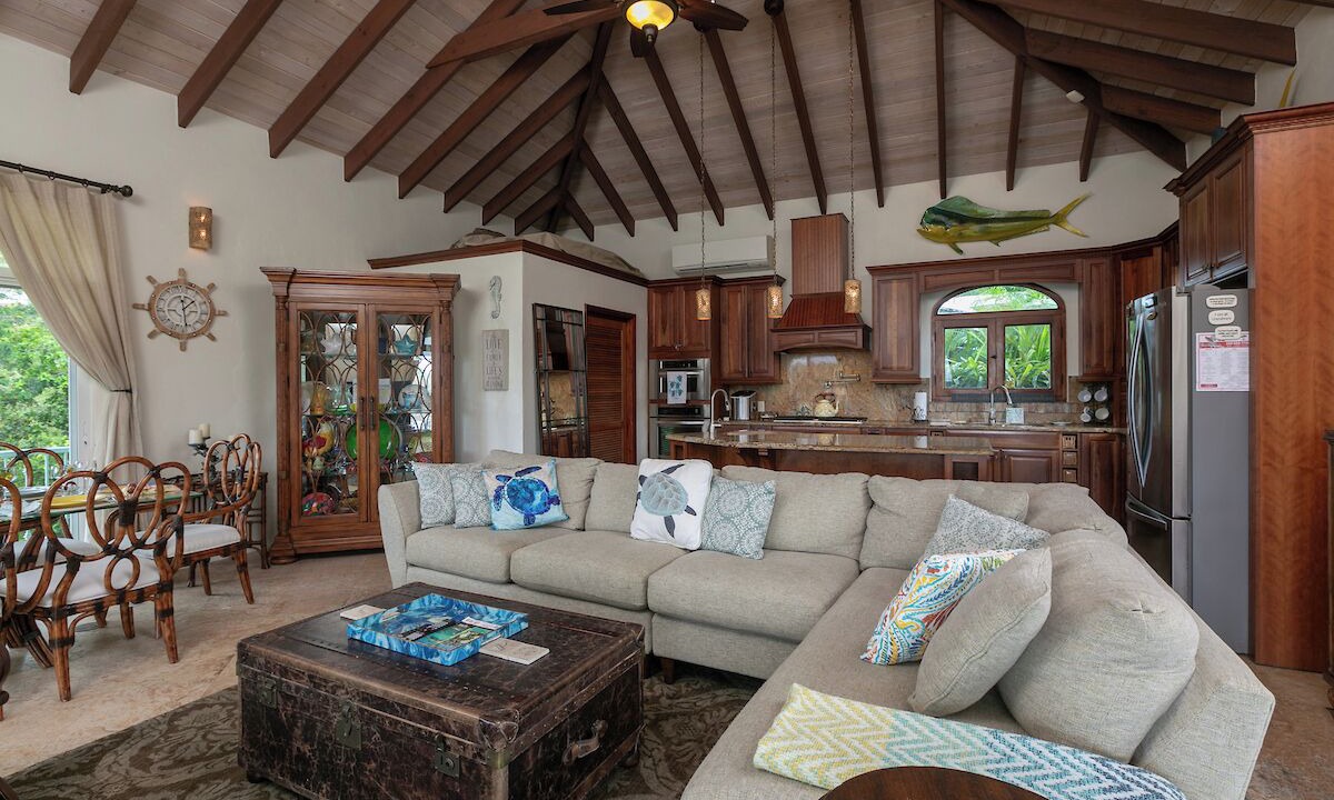 Photo of Livingroom in Hart Bay