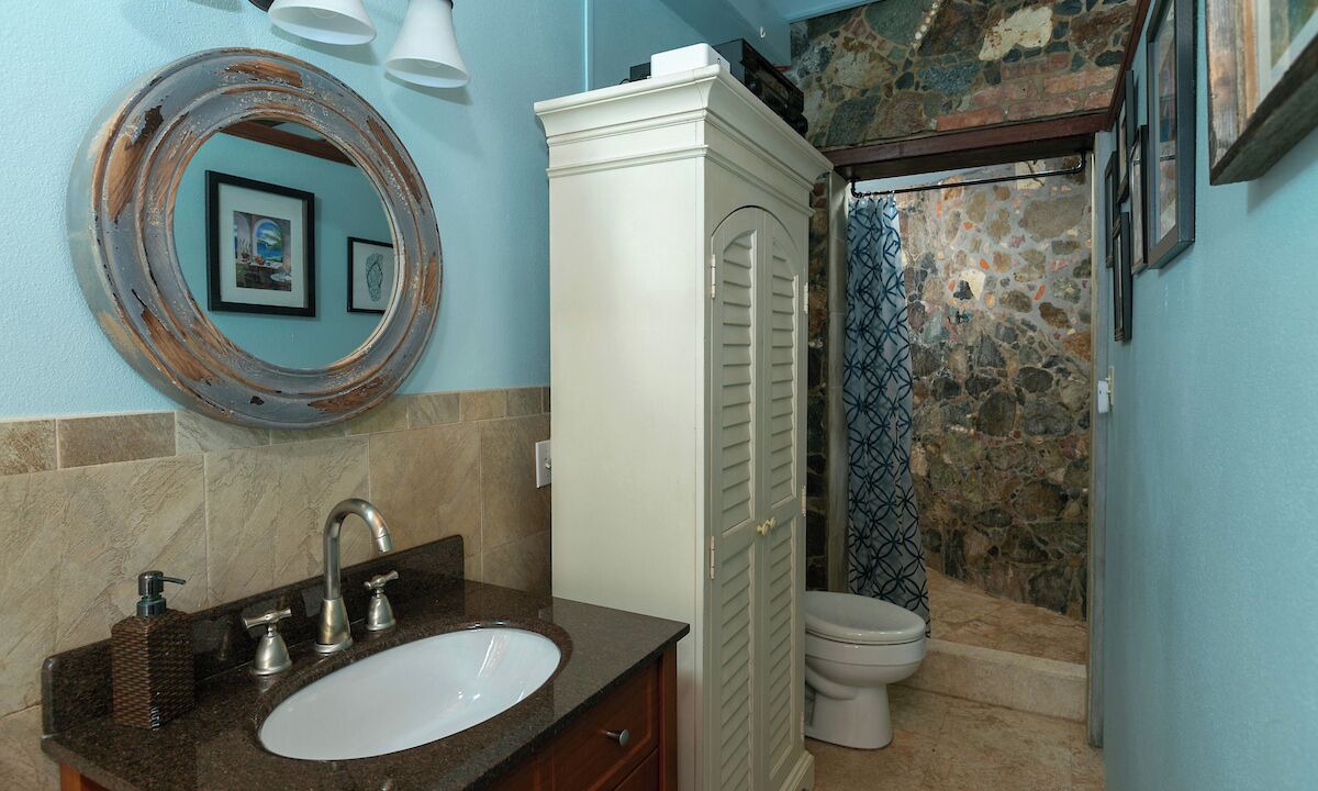 Photo of Bathroom in Hart Bay