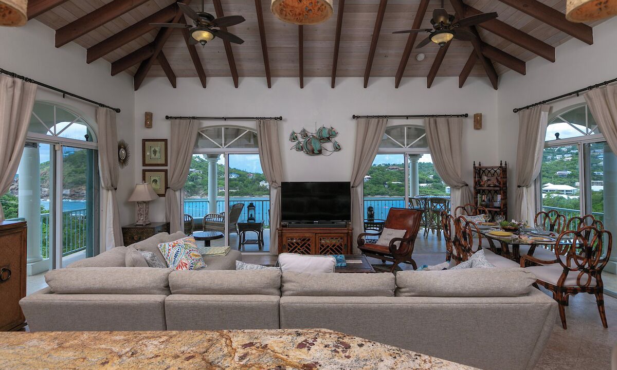 Photo of Livingroom in Hart Bay