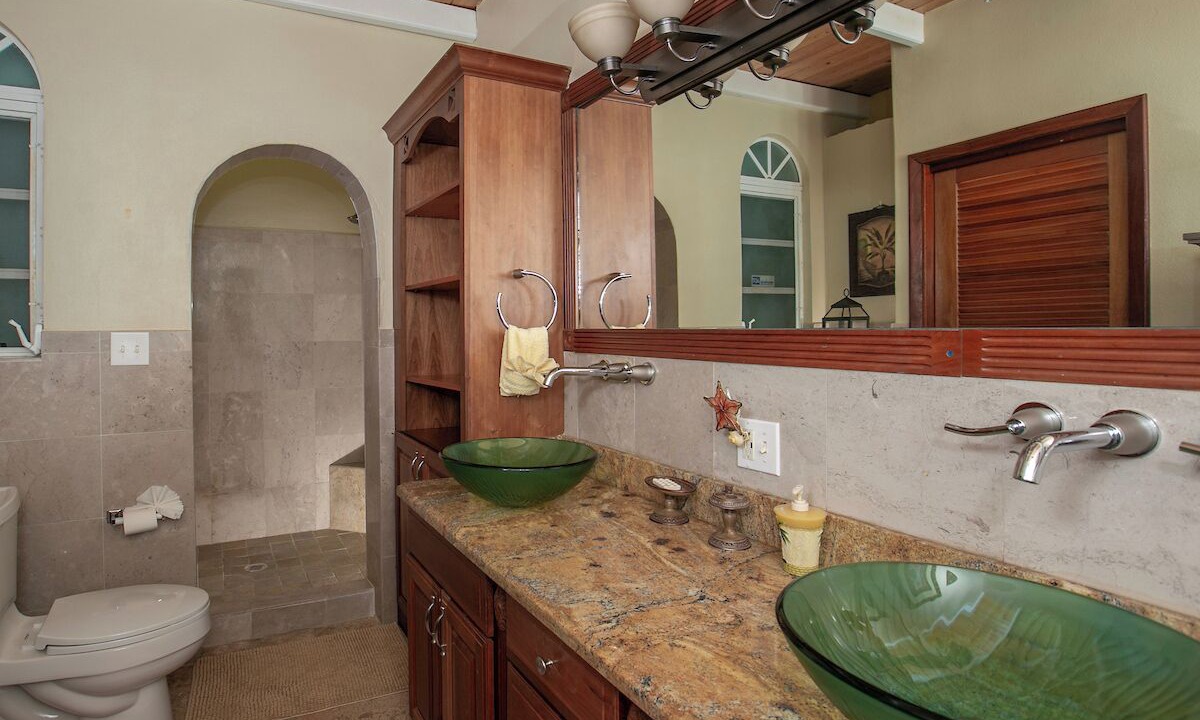 Photo of Bathroom in Hart Bay