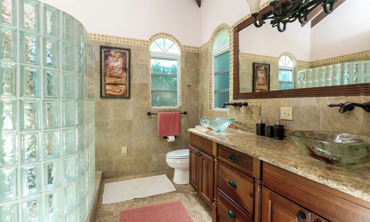 Photo of Bathroom in Hart Bay