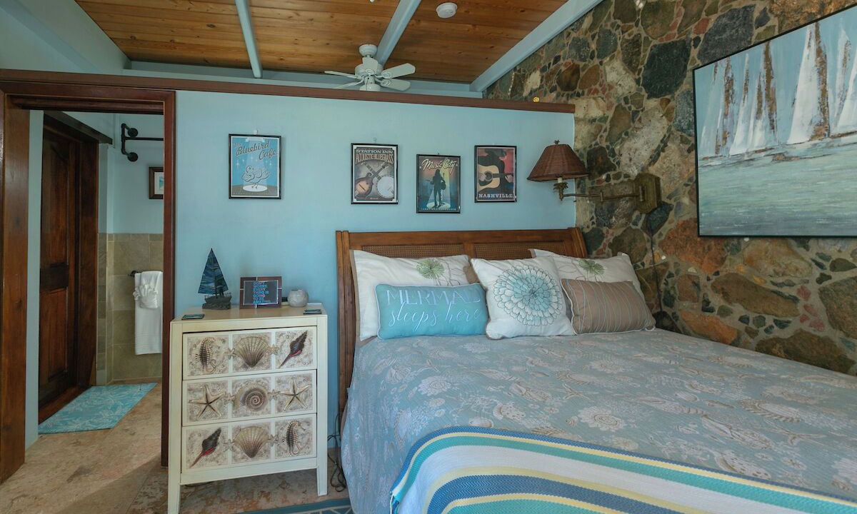 Photo of Bedroom in Hart Bay
