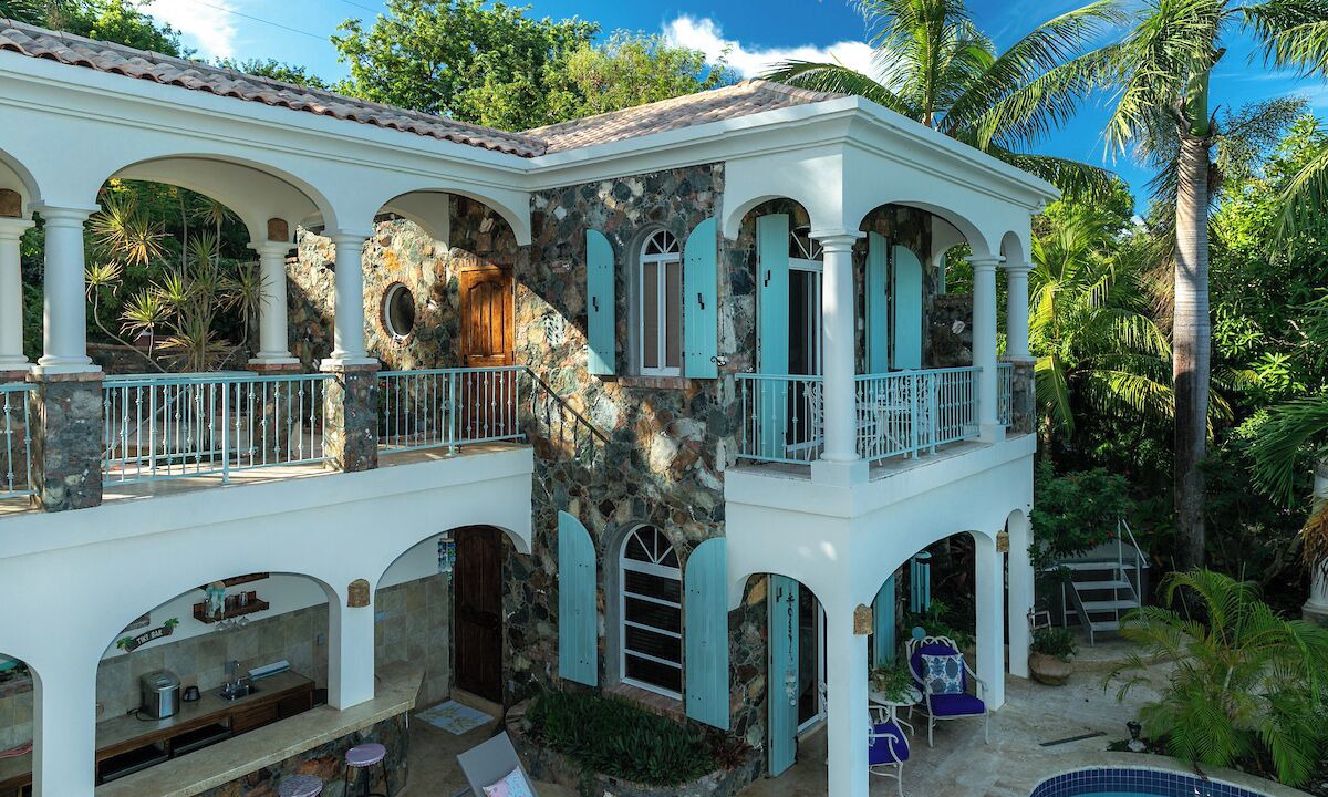 Photo of Patio Balcony in Hart Bay