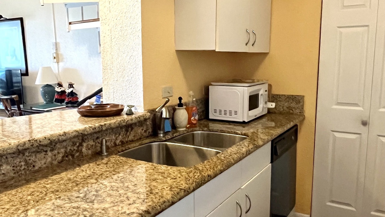 Photo of Kitchen in Estate Golden Rock