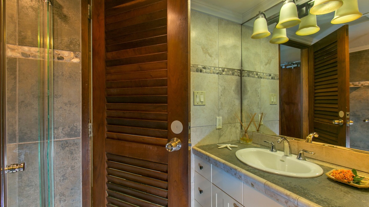 Photo of Bathroom in Red Hook