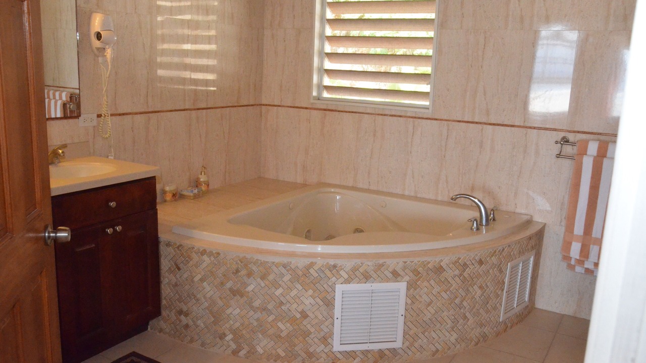Photo of Bathroom in Estate Turner Hole