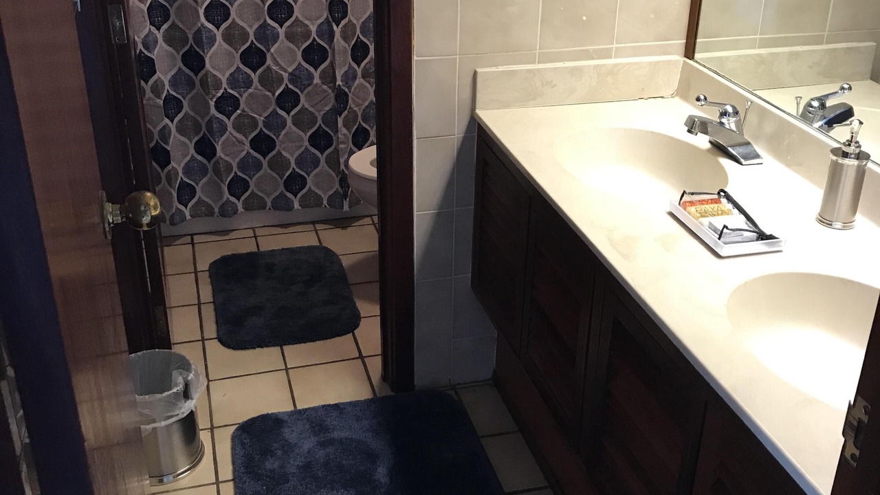 Photo of Bathroom in Estate Kings Quarter