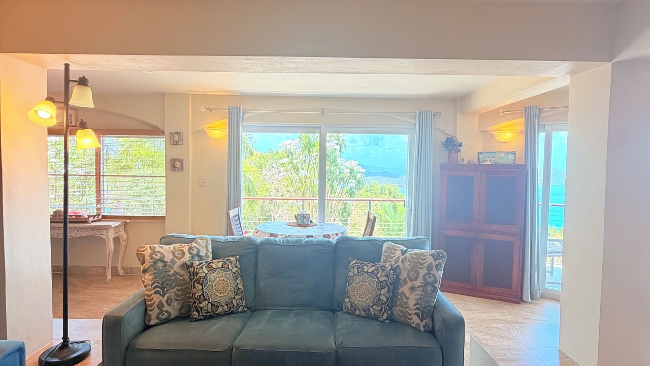Photo of Livingroom in Estate Freemans Ground
