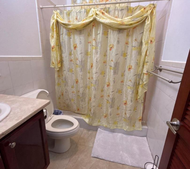 Photo of Bathroom in Estate Contant