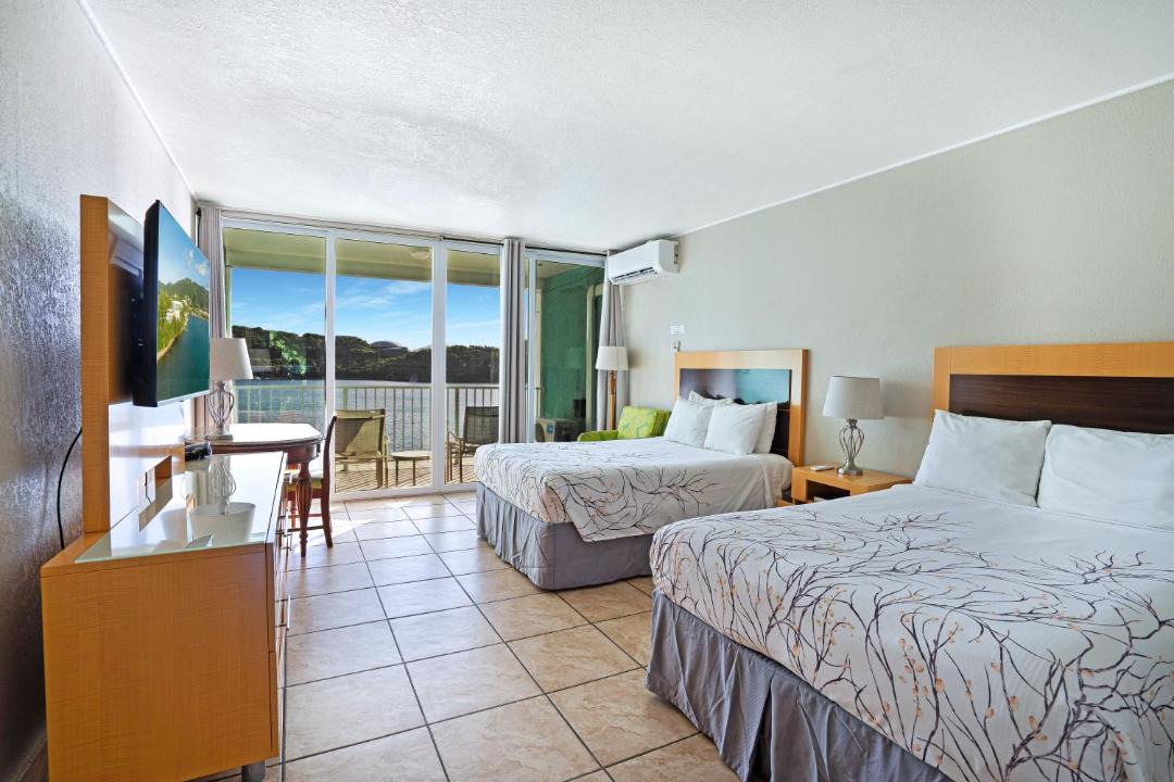 Photo of Bedroom in Charlotte Amalie West