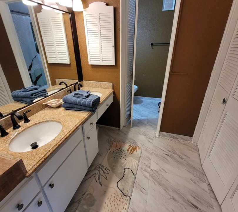Photo of Bathroom in Estate Golden Rock
