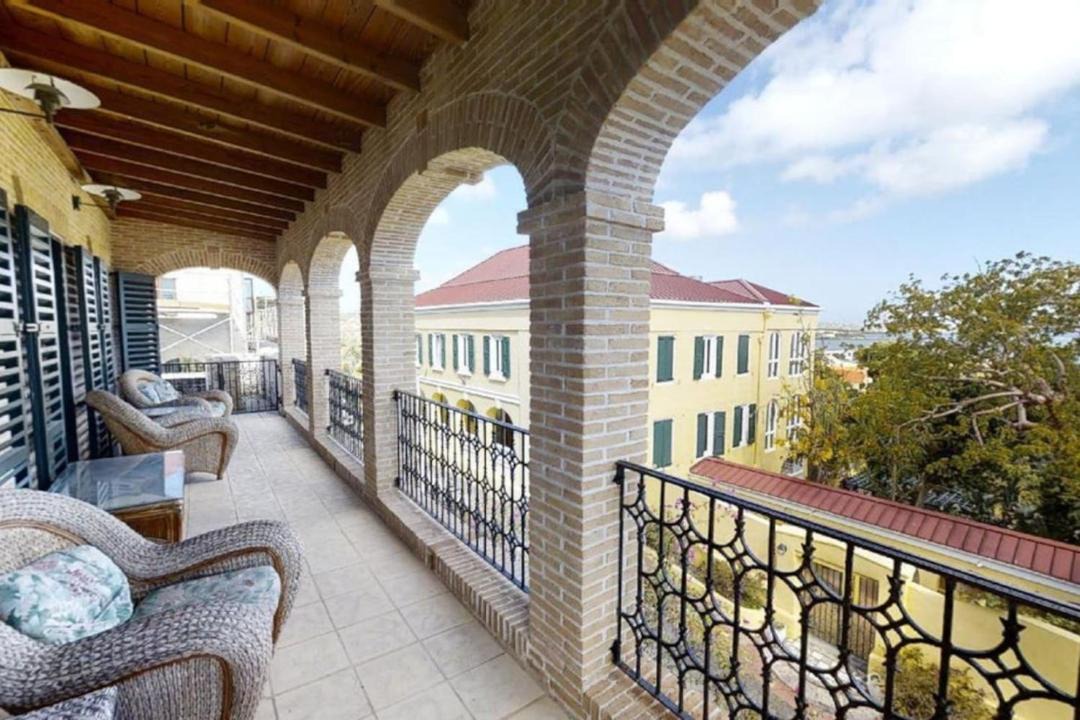 Photo of Patio Balcony in Estate East Street