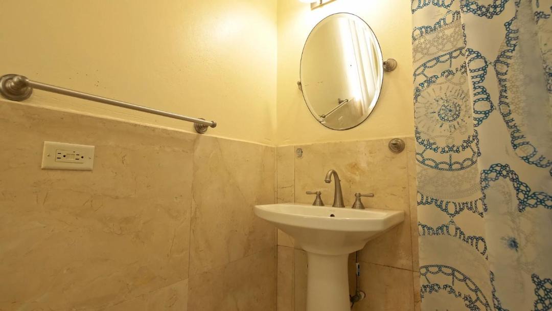 Photo of Bathroom in Testman