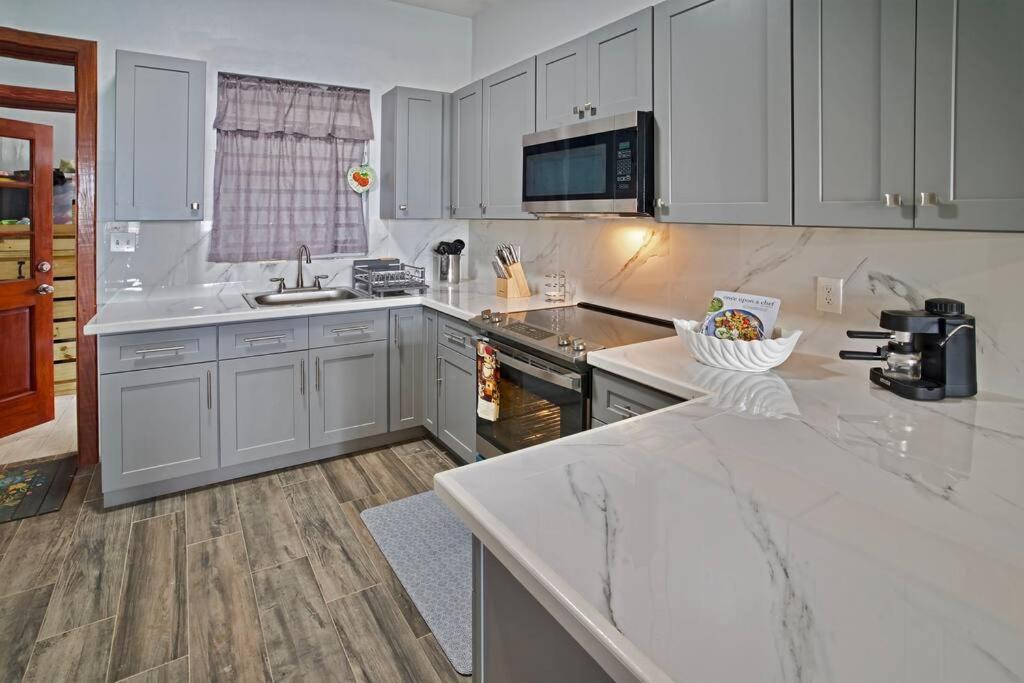 Photo of Kitchen in Anna's Retreat