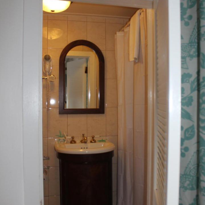 Photo of Bathroom in Estate Elizabeth