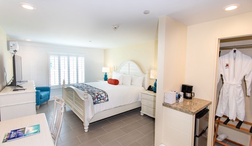 Standard Room, 1 King Bed