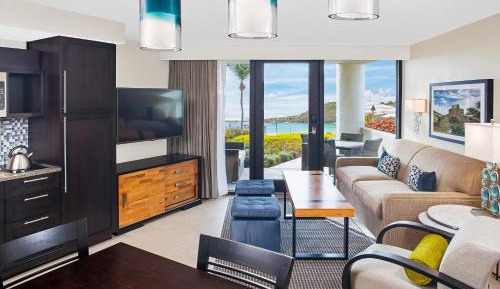Two-Bedroom Villa with Balcony and Resort View