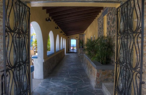 Estate Kings Quarter Apartment | Castle Villas at Bluebeard's