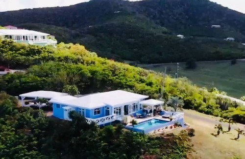 Slob Villa | 💙Villa Bliss💙 Unforgettable Views ~ Desirable East End on Gated 2.5 Acres