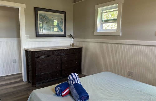 Seagrape Hill Cottage | 20% off! Affordable 1 Bed/1 bath cottage Near Skinny's