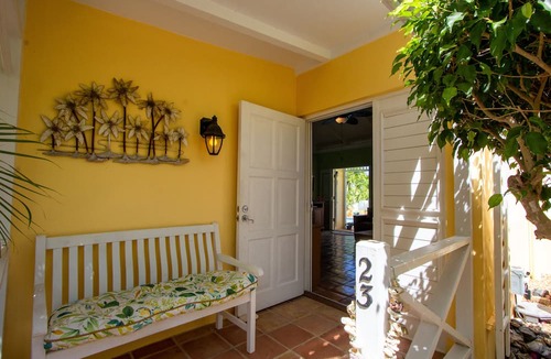 Estate Teague Bay Cottage | Beautiful Cottage with Private Pool in the Exclusive East End! (See video tour!)