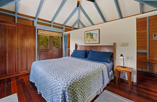 Upper Carolina Cottage | New Moon - Beautifully Built Cottage with Views of Coral Bay