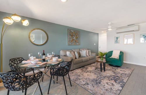 Bolongo Bay Condo | 1 bed, 1 bath, Ocean views, 3 Pools, Walk to Beach