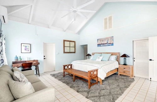 Estate Bakkero Villa | Luxury 4BR Villa with Pool & Harbor Views