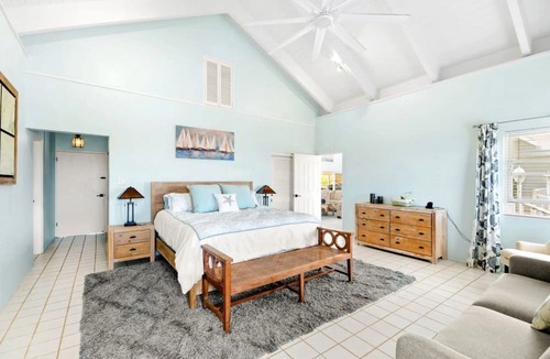 Estate Bakkero Villa | Luxury 4BR Villa with Pool & Harbor Views