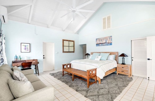 Estate Bakkero Villa | 5BR w/pool, centrally located - 5min to beach!