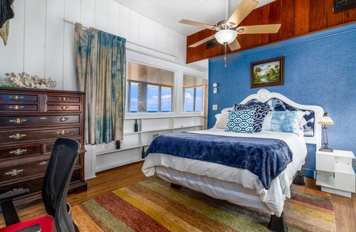 Bolongo Bay Condo | Budget friendly 2br condo - walk to the beach!