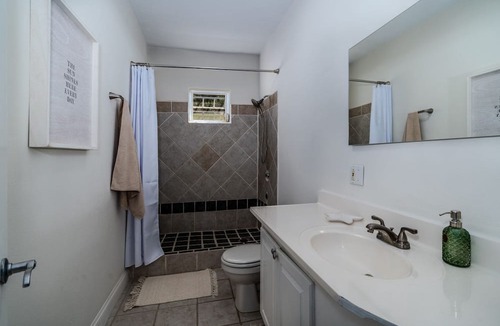 Estate Caret Bay House | 5BR Villa w/pool in peaceful residential neighborhood