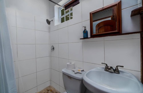 Estate Caret Bay House | 5BR Villa w/pool in peaceful residential neighborhood